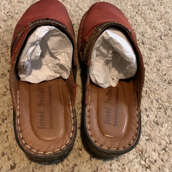 Leather Clogs - Picture 2 of 6